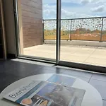 T2 Muses Apartment *